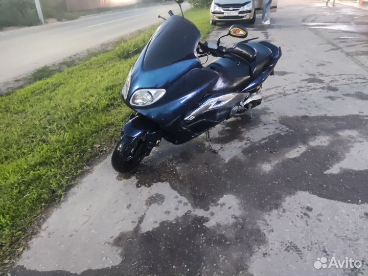 Yamaha T-max
