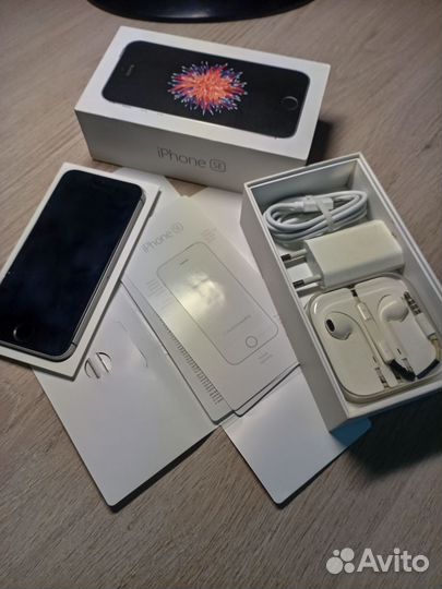 iPhone SE, 32 ГБ