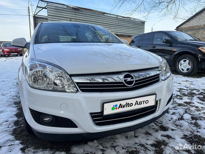 Opel Astra 1.8 AT, 2013, 105 000 км