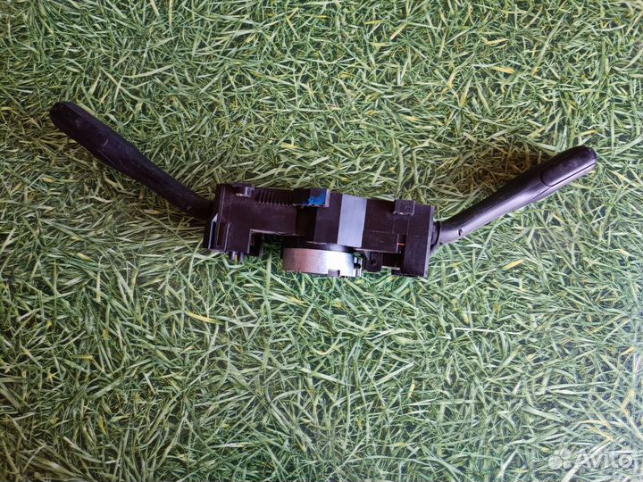 Подрулевой переключатель Шкода октавия 2008г