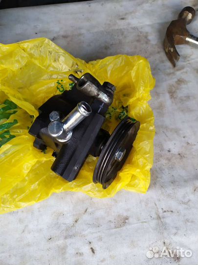 Насос гур caldina Toyota