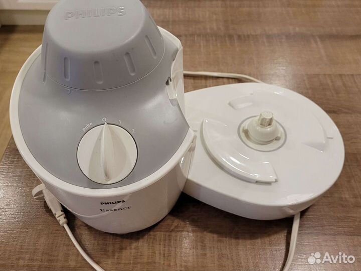 На запчасти кухонный комбайн