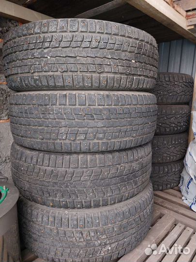 Dunlop SP Winter Ice 01 215/65 R16 102T