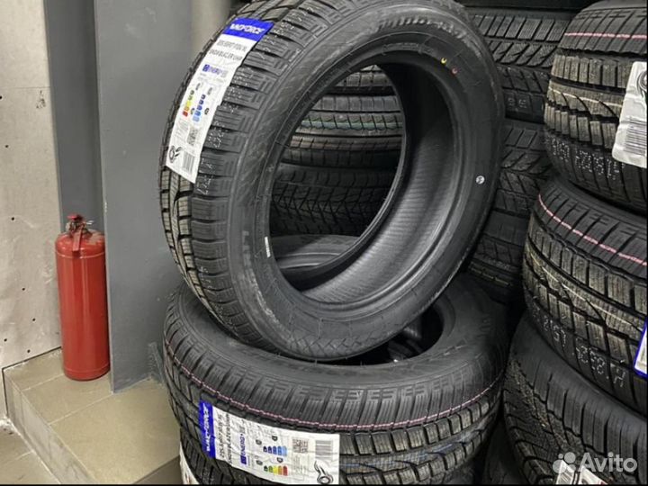 Windforce Snowblazer UHP 235/55 R17 103V