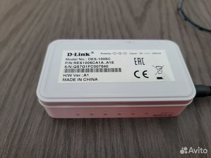 Гигабитный коммутатор D-Link DES-1005С