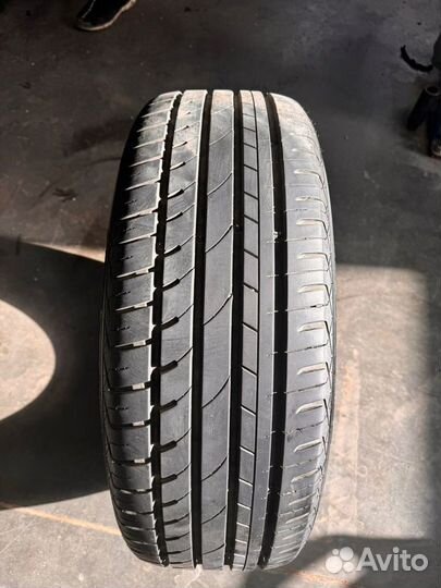 Charmhoo Sports T1 235/60 R18 103V