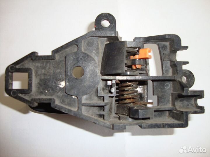 Ручка двери внутренняя левая mitsubishi L200 06-15