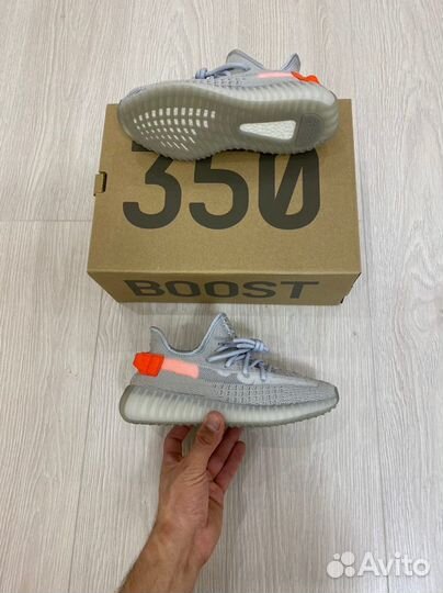 Кроссовки Adidas Yeezy Boost 350 v2 Tail Light