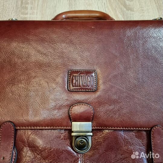 Портфель из натуральной кожи Chivago Esselte