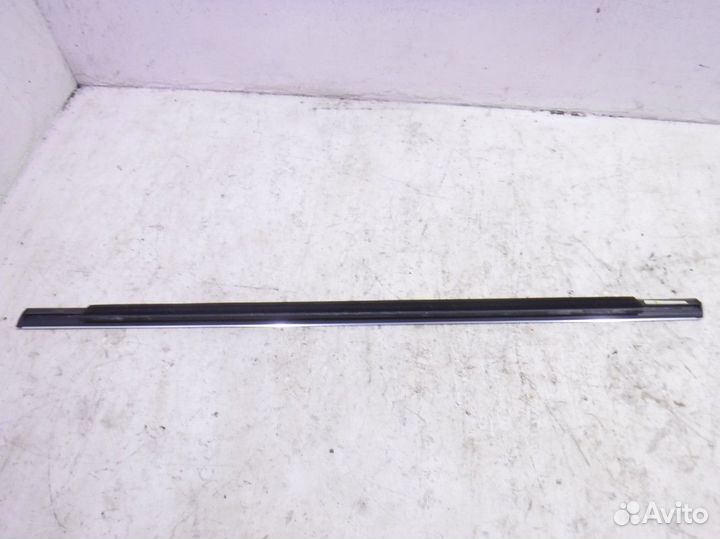 Молдинг стекла двери задней левой