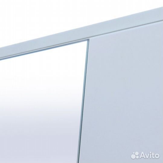 Дверь входная в квартиру с зеркалом