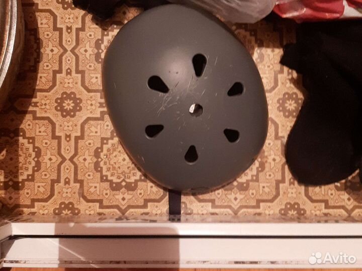 Горнолыжный шлем