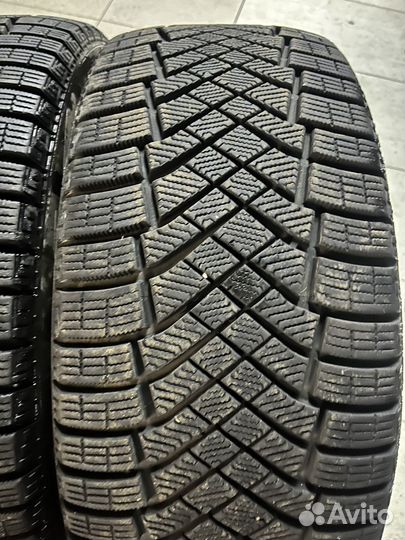 Pirelli Ice Zero FR 245/45 R19