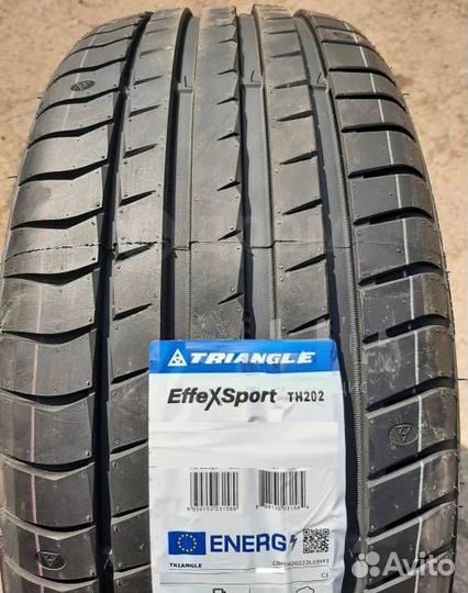 Triangle EffeXSport TH202 235/40 R19