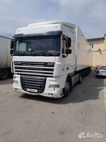 DAF XF105.410 с полуприцепом, 2012