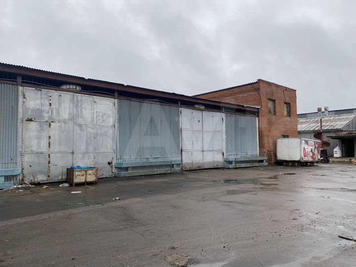 Складское помещение и тёплое здание, 680 м²