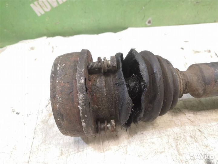 Полуось передняя правая Фольксваген Гольф 3 Венто
