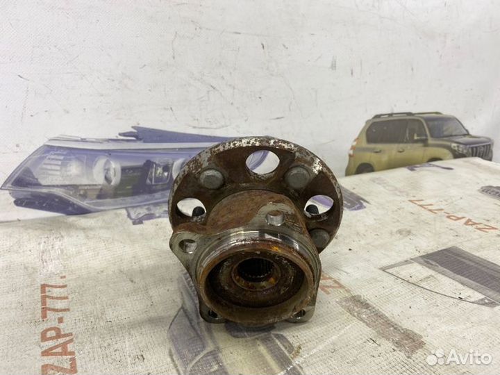 Ступица задняя Toyota Venza