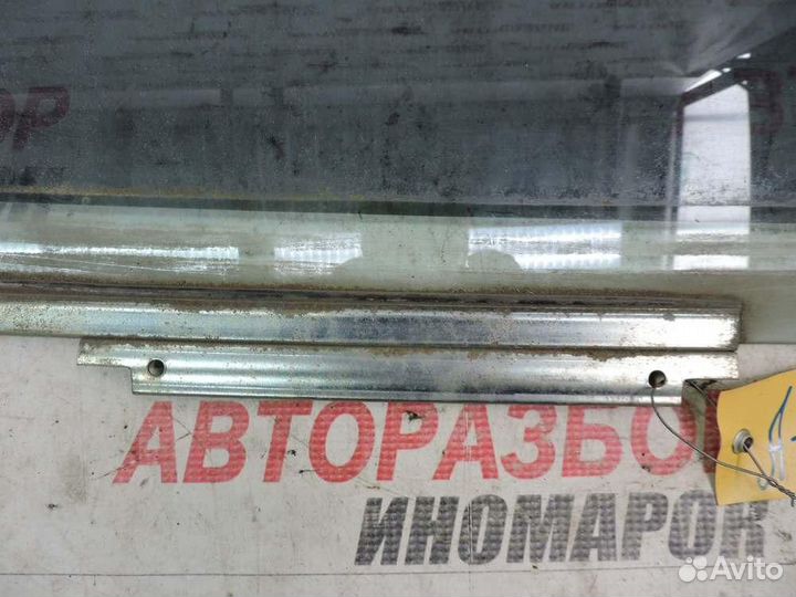 Стекло двери задней правой Toyota Corolla E100 199