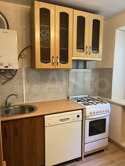 2-к. квартира, 43 м², 1/4 эт.