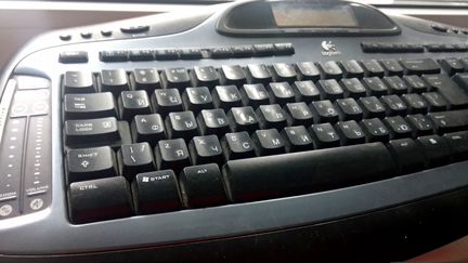 Logitech MX5000 Bluetooth Keyboard