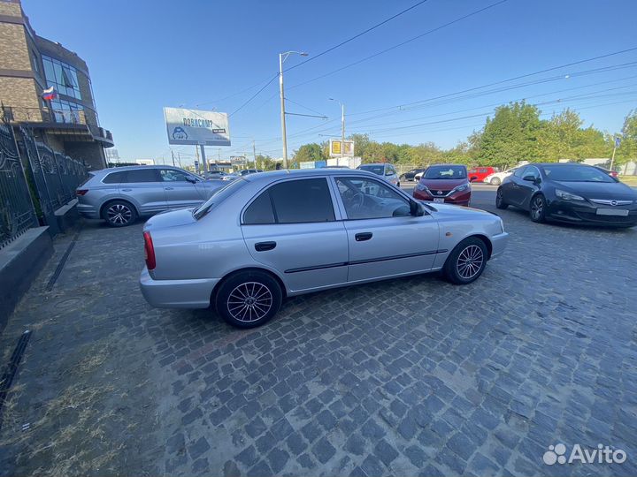 Hyundai Accent, 2004