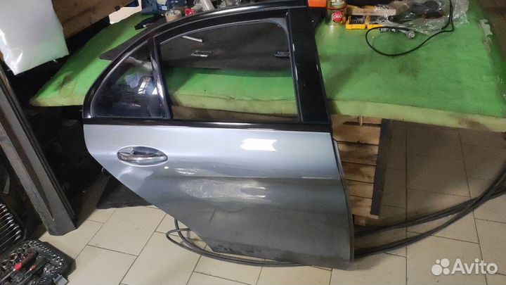 Дверь задняя правая Mercedes c w205