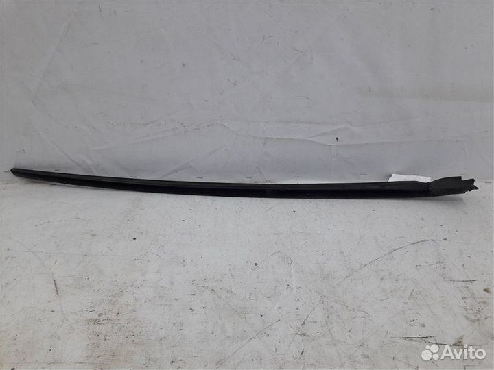 Молдинг лобового стекла Volkswagen Golf MK6