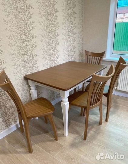 Стол из массива дерева