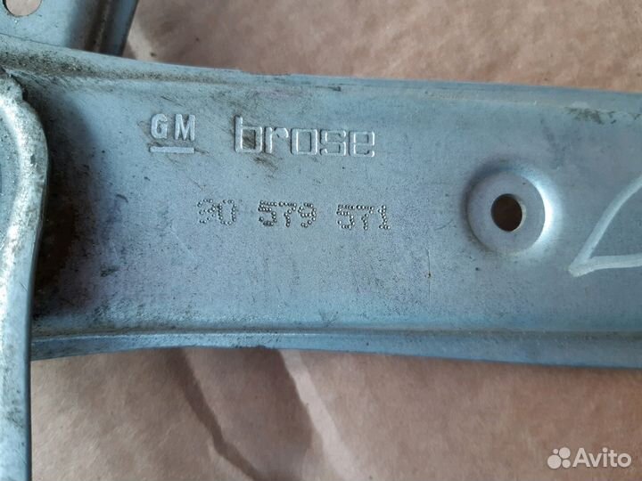 Стеклоподьемник передний Опель Зафира А