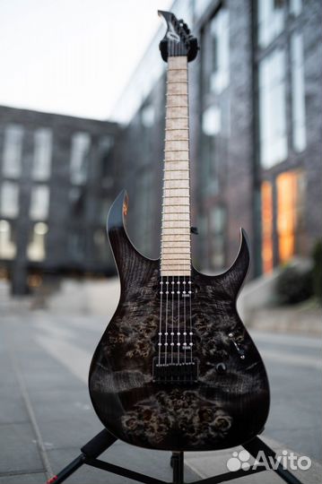 Banana Custom Sirius электрогитара с кейсом