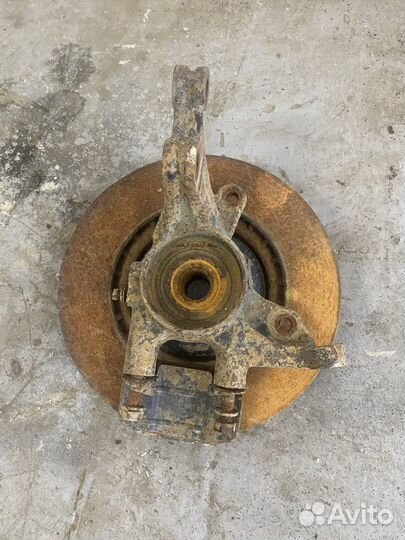 Поворотный кулак правый Киа Сид 2011