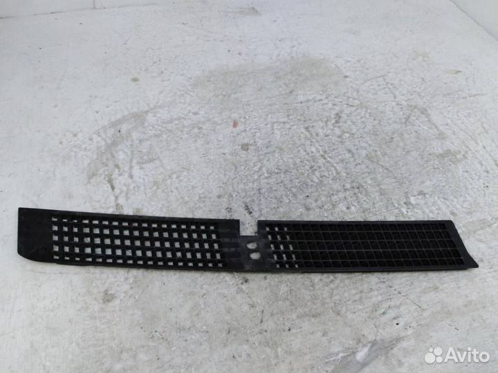Решетка капота бмв 7 E38