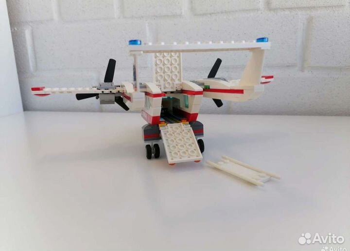 Lego city 60116 Самолёт скорой помощи