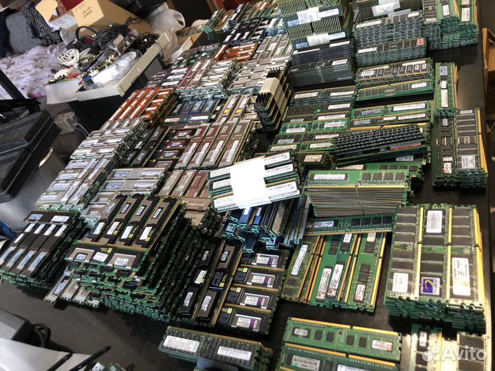 Куча серверной памяти DDR1 и DDR2