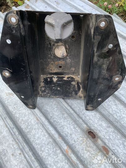 Кронштейн крепления запасного колеса УАЗ патриот