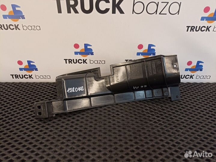 504092535 Накладка кузова внутри Iveco Stralis