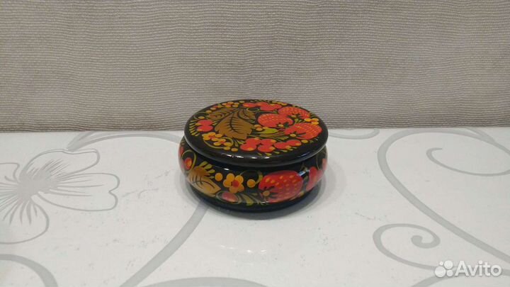 Посуда с росписью Хохлома