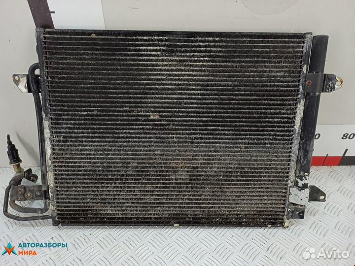 Радиатор кондиционера Volkswagen Touran 2004