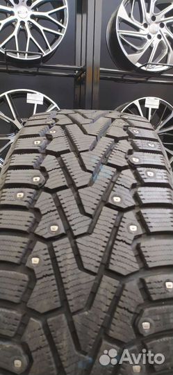 Pirelli Ice Zero 215/55 R18