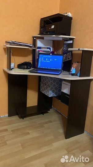 Компьютерный стол