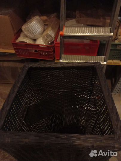 Кашпо для цветов напольное