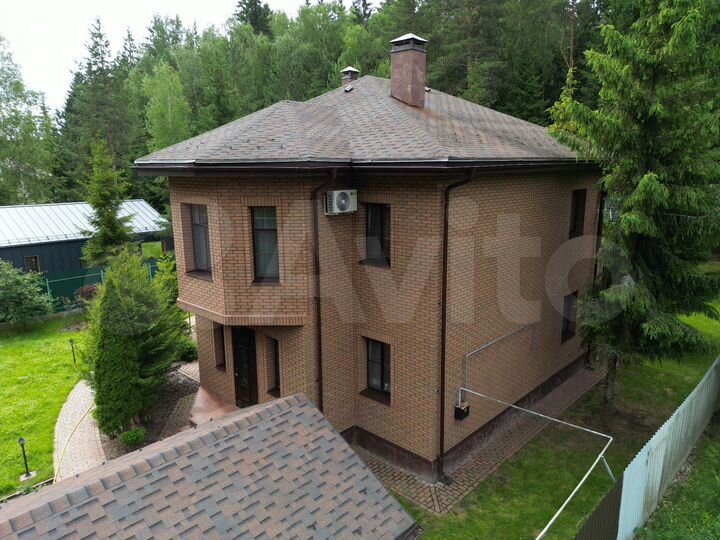 Коттедж 166,2 м² на участке 12,5 сот.