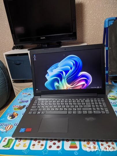 Продам Lenovo ideapad 320 4ядра, видео 4гб,ssd480