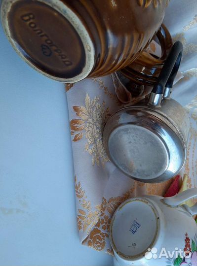 Чайники- заварники, кружки железные