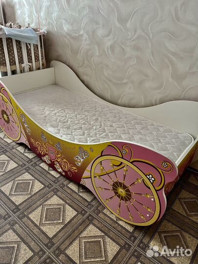 Детская кровать карета