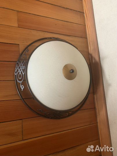 Светильник потолочный или настенный