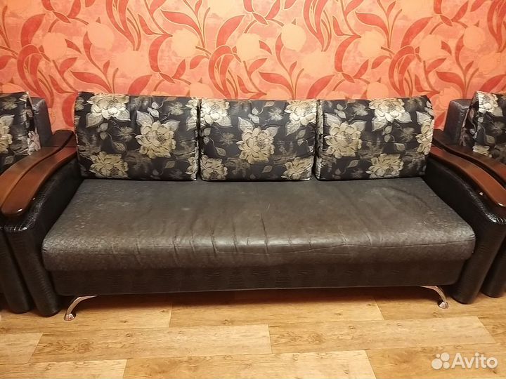 Диван с креслами