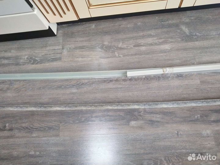 Плинтус кухонный для столешницы