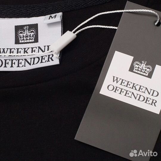 Футболка Weekend Offender в наличии